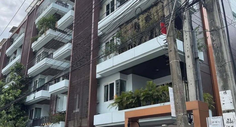 À vendre 2 chambres condo à Phra Khanong, Bangkok