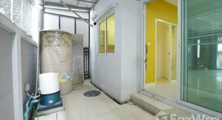 For sale 3 bedrooms townhouse in Lat Krabang, Bangkok