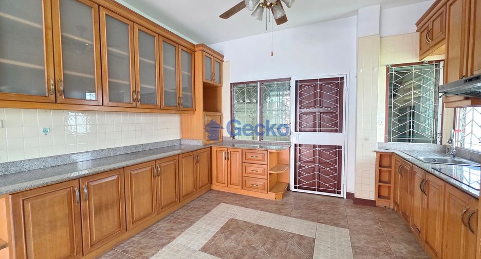 For rent 3 bedrooms house in Bang Lamung, Chonburi