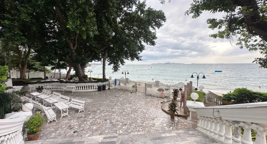 For rent 3 bedrooms condo in Bang Lamung, Chonburi