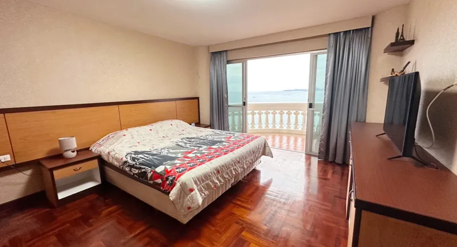 For rent 3 bedrooms condo in Bang Lamung, Chonburi