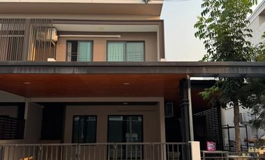 For rent 3 bedrooms townhouse in Mueang Chiang Mai, Chiang Mai