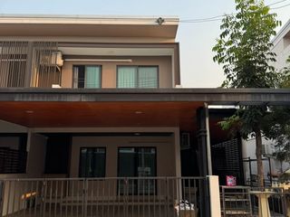 For rent 3 bedrooms townhouse in Mueang Chiang Mai, Chiang Mai