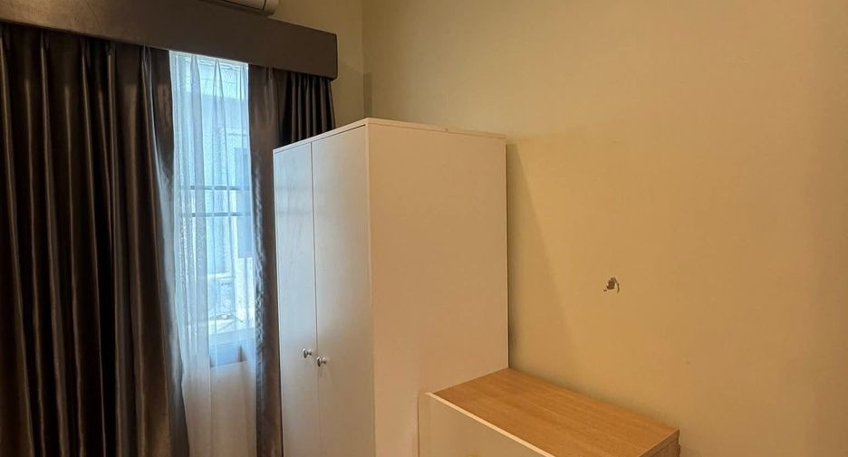 For rent 3 bedrooms townhouse in Mueang Chiang Mai, Chiang Mai
