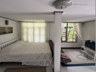 À louer 1 chambre maison à Phra Khanong, Bangkok