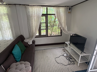 À louer 1 chambre maison à Phra Khanong, Bangkok