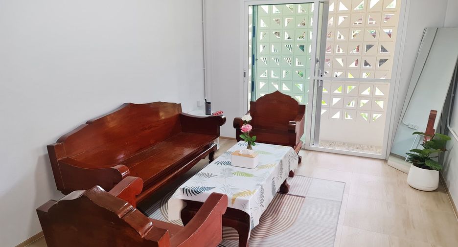 For rent 3 bedrooms townhouse in Mueang Chiang Mai, Chiang Mai