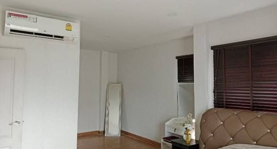 For rent 4 bedrooms house in Sai Mai, Bangkok