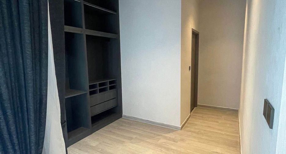 Haus zur Miete mit 6 Zimmer in Huai Khwang, Bangkok