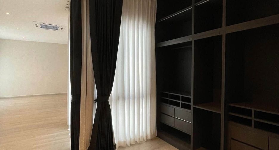 Haus zur Miete mit 6 Zimmer in Huai Khwang, Bangkok