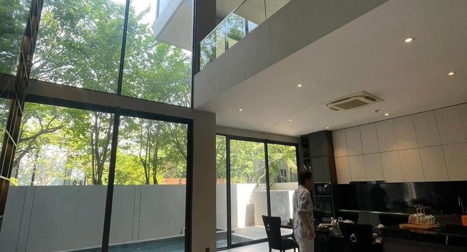 Haus zur Miete mit 6 Zimmer in Huai Khwang, Bangkok