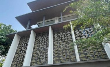 Haus zur Miete mit 6 Zimmer in Huai Khwang, Bangkok