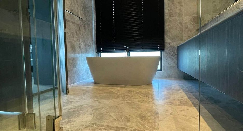 Haus zur Miete mit 6 Zimmer in Huai Khwang, Bangkok
