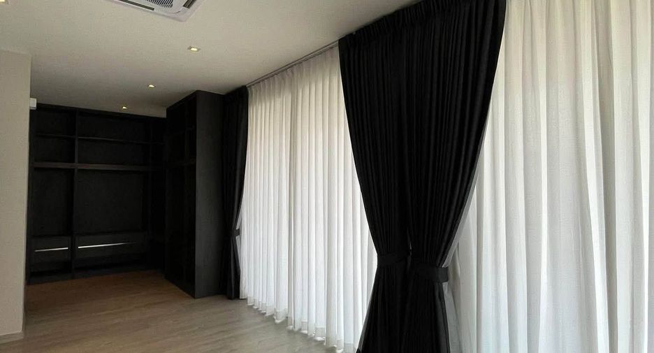 Haus zur Miete mit 6 Zimmer in Huai Khwang, Bangkok