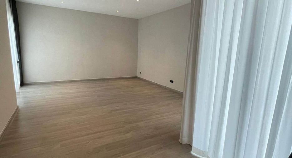 Haus zur Miete mit 6 Zimmer in Huai Khwang, Bangkok