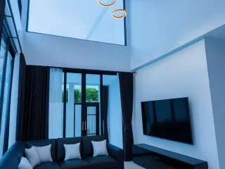 Casa adosada en venta y en alquiler de 5 habitaciones en Wang Thonglang, Bangkok