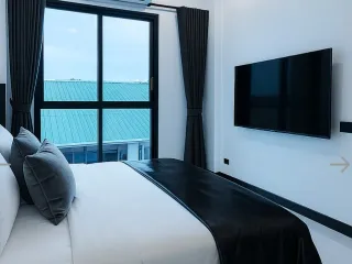 Casa adosada en venta y en alquiler de 5 habitaciones en Wang Thonglang, Bangkok