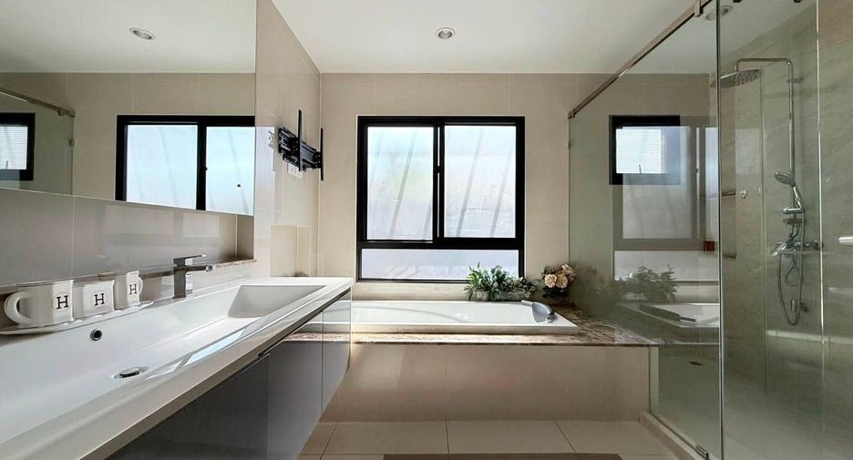 For sale and for rent 4 bedrooms house in Prawet, Bangkok