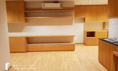 For rent 3 bedrooms condo in Bang Rak, Bangkok