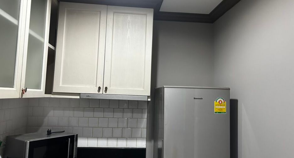 For rent 1 bed condo in Pathum Wan, Bangkok