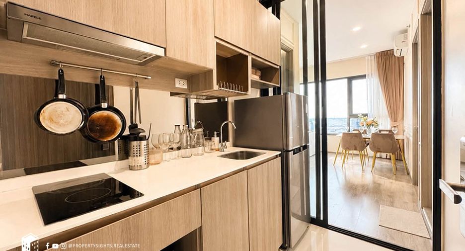 For rent 2 bedrooms condo in Watthana, Bangkok