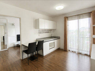 À vendre 2 chambres condo à Bang Na, Bangkok