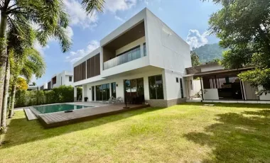 For rent 4 bedrooms villa in Mueang Phuket, Phuket