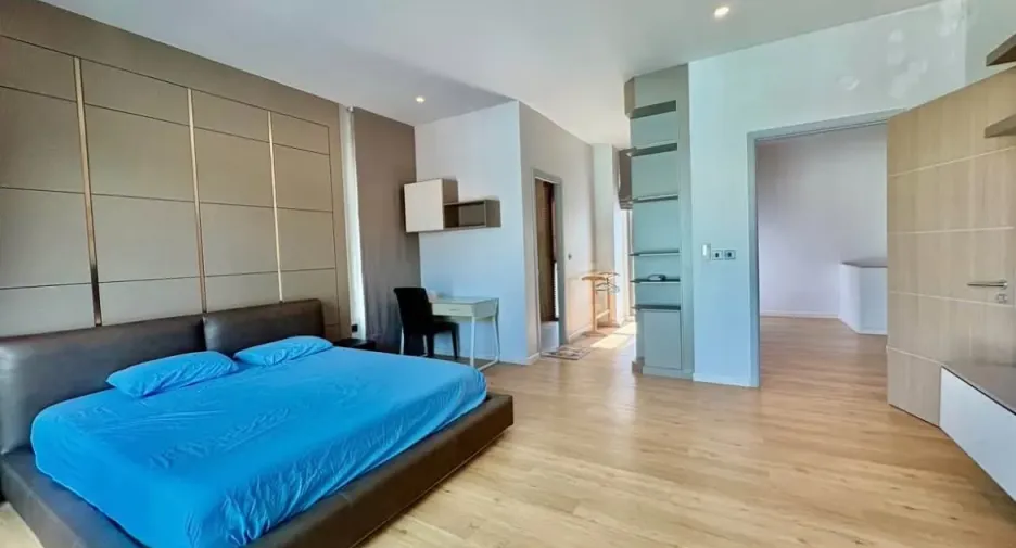 For rent 4 bedrooms villa in Mueang Phuket, Phuket