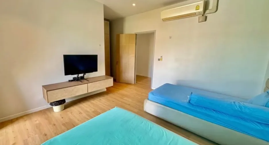 For rent 4 bedrooms villa in Mueang Phuket, Phuket