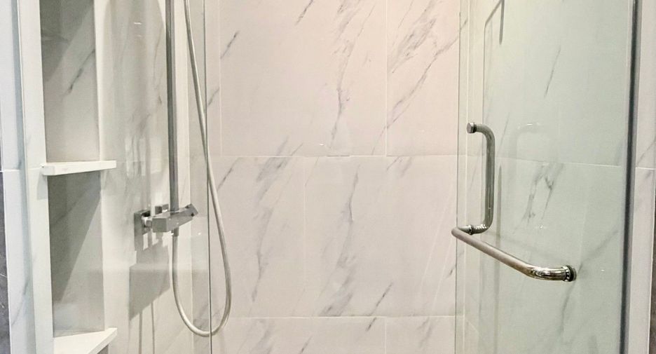 For rent 1 bed condo in Huai Khwang, Bangkok