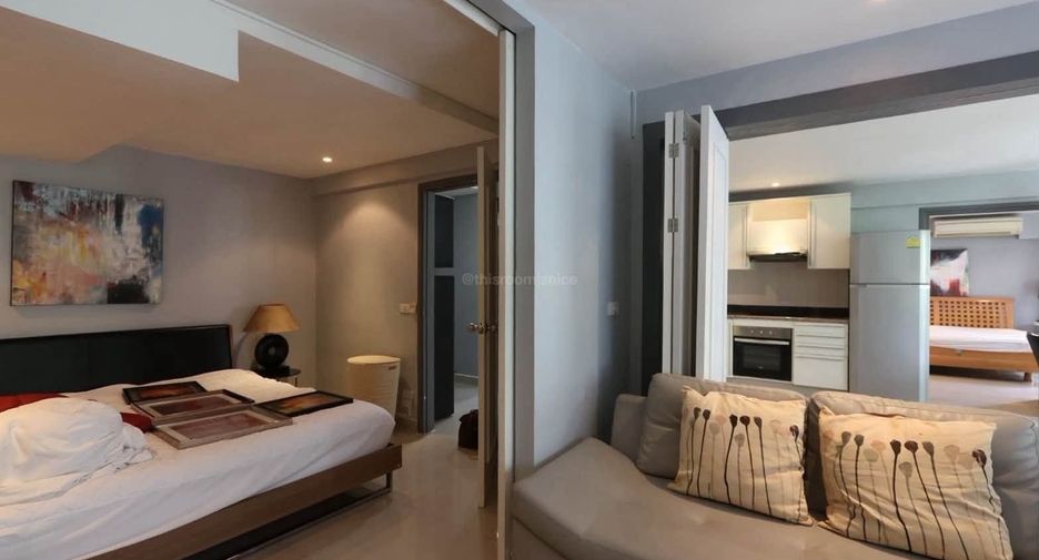 For rent 2 bedrooms condo in Watthana, Bangkok