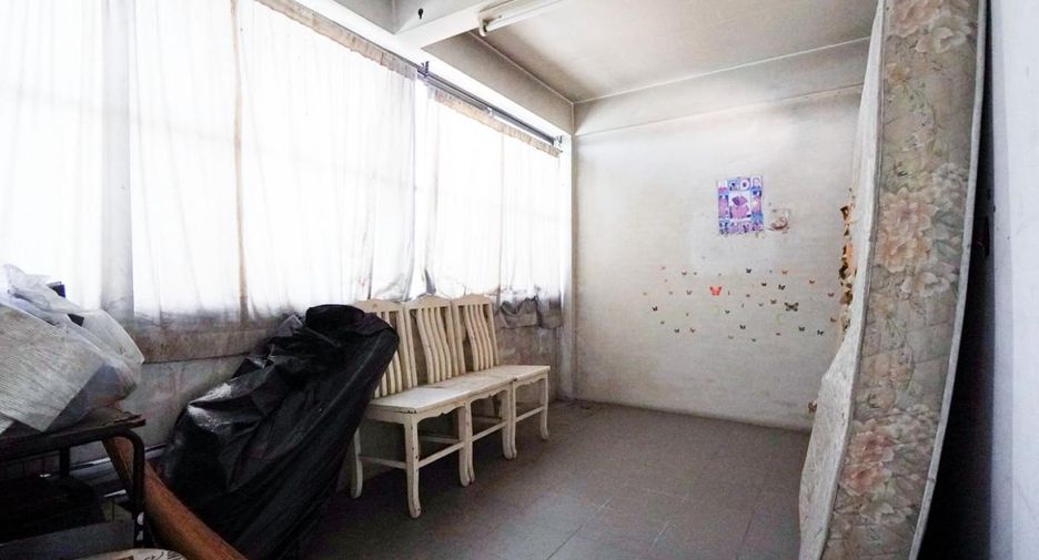 Local comercial en venta de 8 habitaciones en Bang Lamung, Chonburi