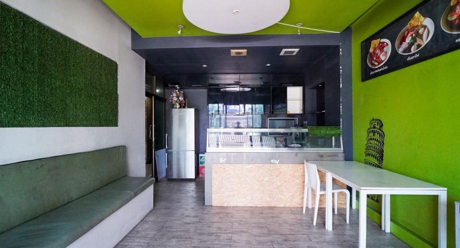Local comercial en venta de 8 habitaciones en Bang Lamung, Chonburi