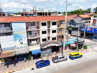 Local comercial en venta de 8 habitaciones en Bang Lamung, Chonburi