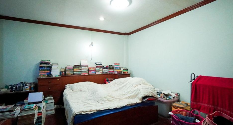 Local comercial en venta de 8 habitaciones en Bang Lamung, Chonburi