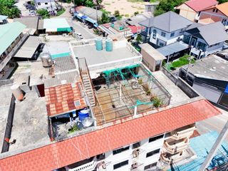 Local comercial en venta de 8 habitaciones en Bang Lamung, Chonburi