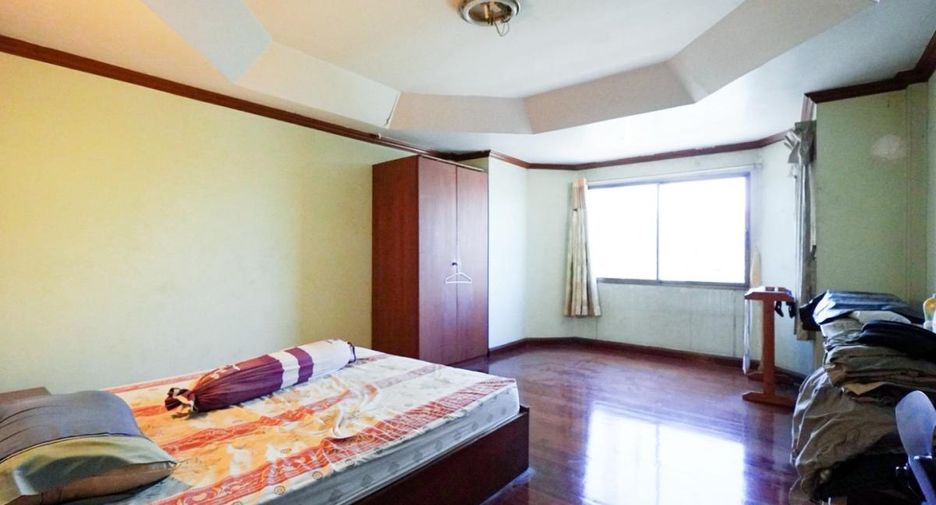 Local comercial en venta de 8 habitaciones en Bang Lamung, Chonburi