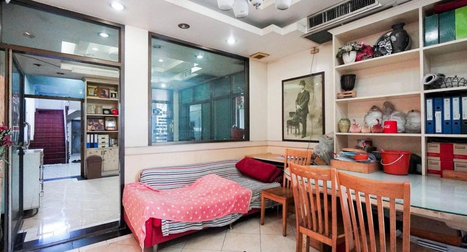 Local comercial en venta de 8 habitaciones en Bang Lamung, Chonburi