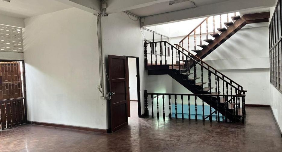 For sale 3 ベッドルーム retail Space in Bang Lamung, Chonburi