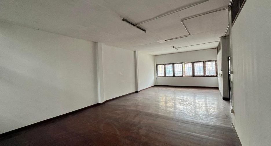 For sale 3 ベッドルーム retail Space in Bang Lamung, Chonburi