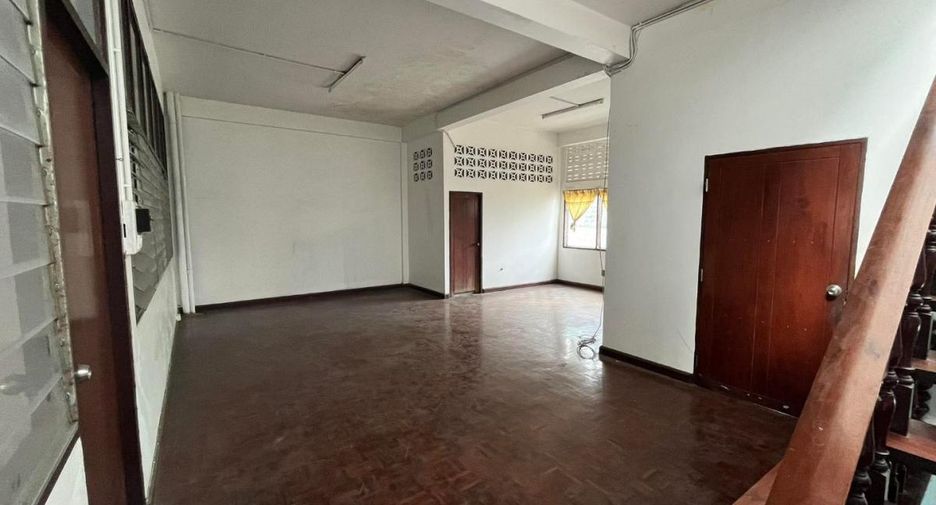 For sale 3 ベッドルーム retail Space in Bang Lamung, Chonburi