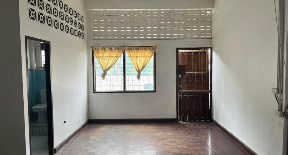 For sale 3 ベッドルーム retail Space in Bang Lamung, Chonburi