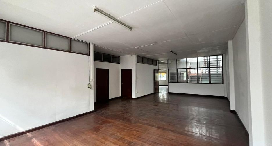 For sale 3 ベッドルーム retail Space in Bang Lamung, Chonburi