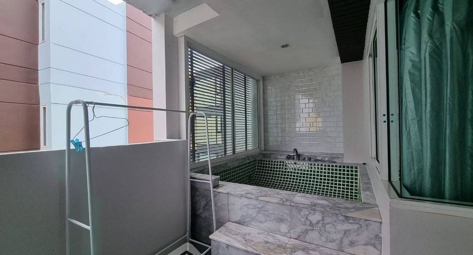 À vendre 1 chambre condo à Phra Khanong, Bangkok