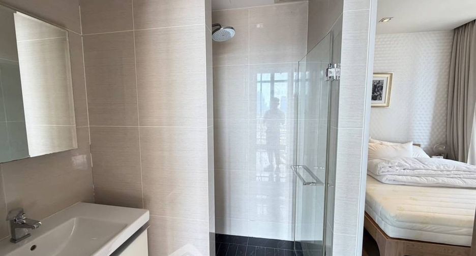 For sale 2 ベッドルーム condo in Khlong Toei, Bangkok