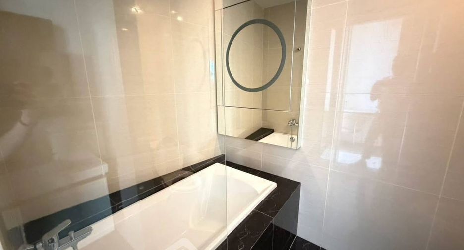 For sale 2 ベッドルーム condo in Khlong Toei, Bangkok