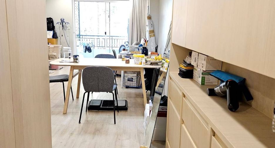 For sale 2 bedrooms condo in Watthana, Bangkok