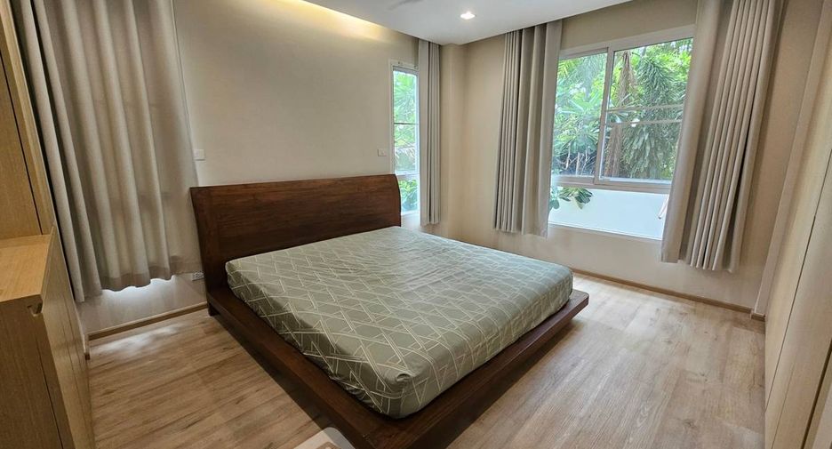 For sale 2 bedrooms condo in Watthana, Bangkok