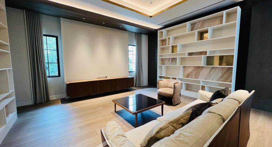 For sale 5 bedrooms house in Suan Luang, Bangkok