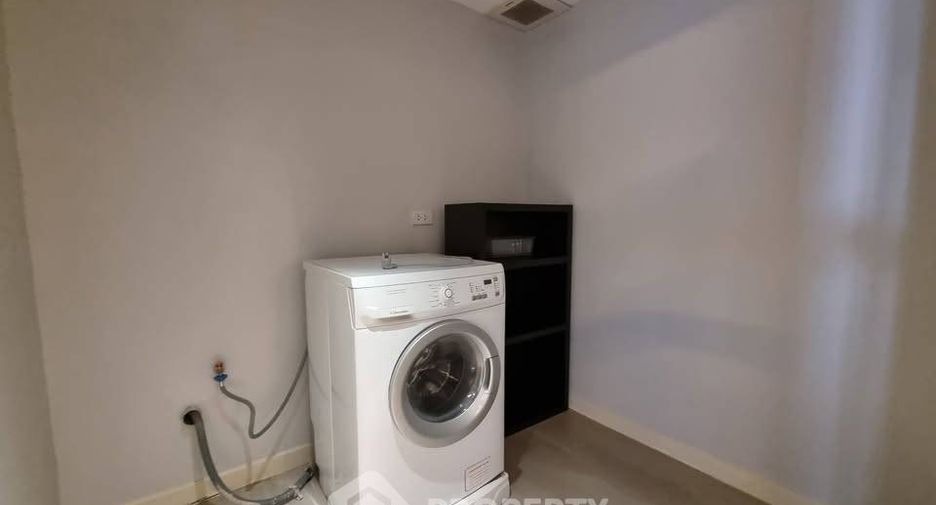 For sale 3 bedrooms condo in Watthana, Bangkok